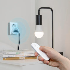 Brezžični daljinski sistem z 5 vtičnicami in 2 daljinskima upravljalcema