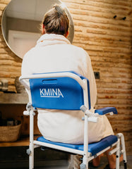 KMINA večnamenski toaletni in tuš stol za starejše na kolesih