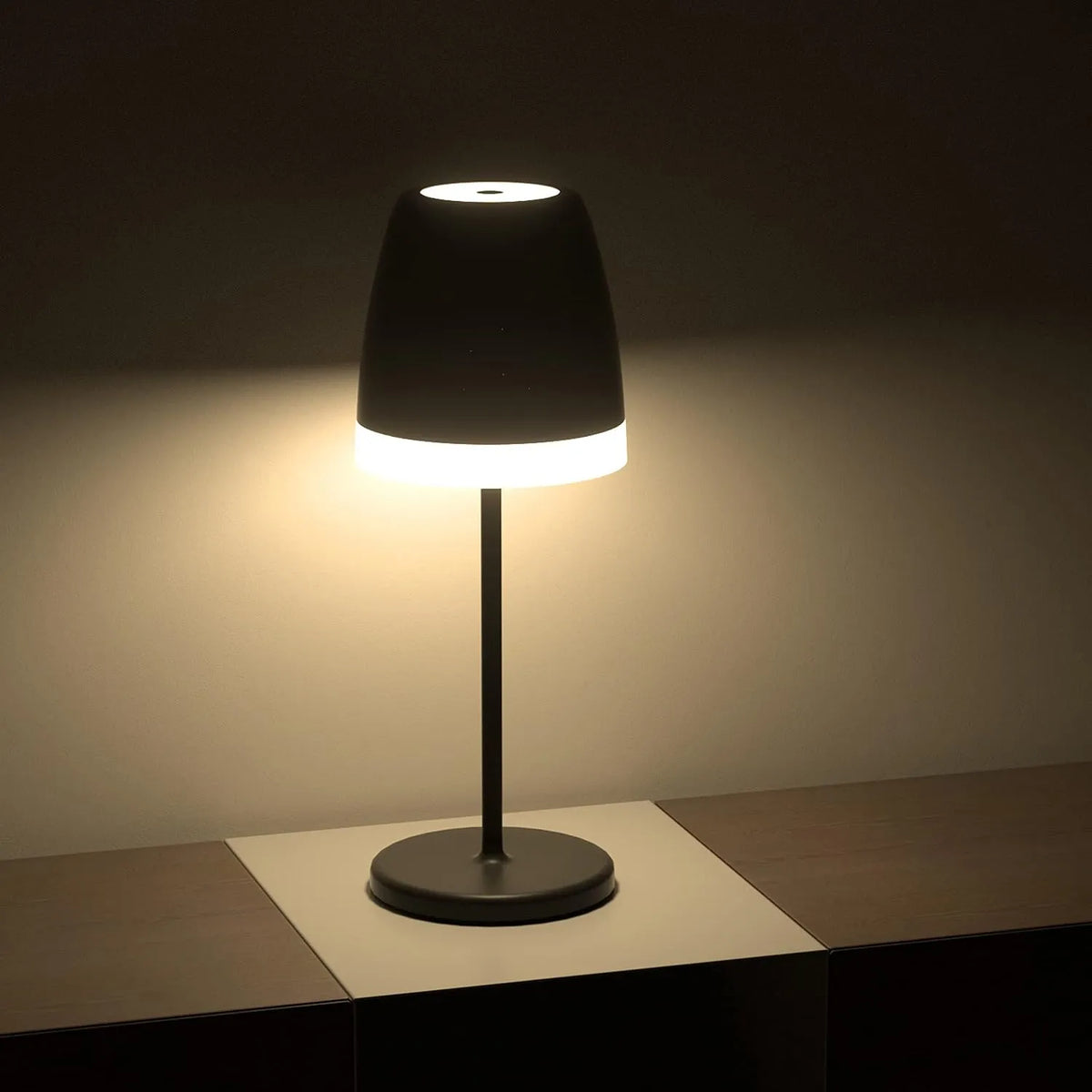 Namizna LED Baterijska Svetilka 1 Kos