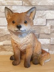 VIVID ARTS Dekorativna figura mlade lisice za notranjo ali zunanjo uporabo